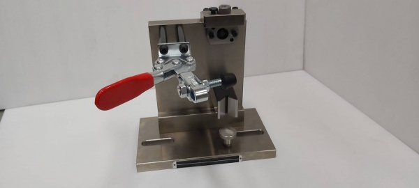 Mandrel fixing pin welding jig